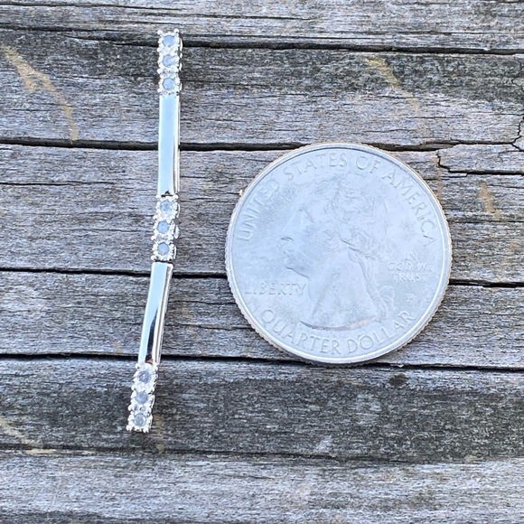 Genuine Diamond 10k white gold linear pendant with center hinge stamped - Picture 4 of 9